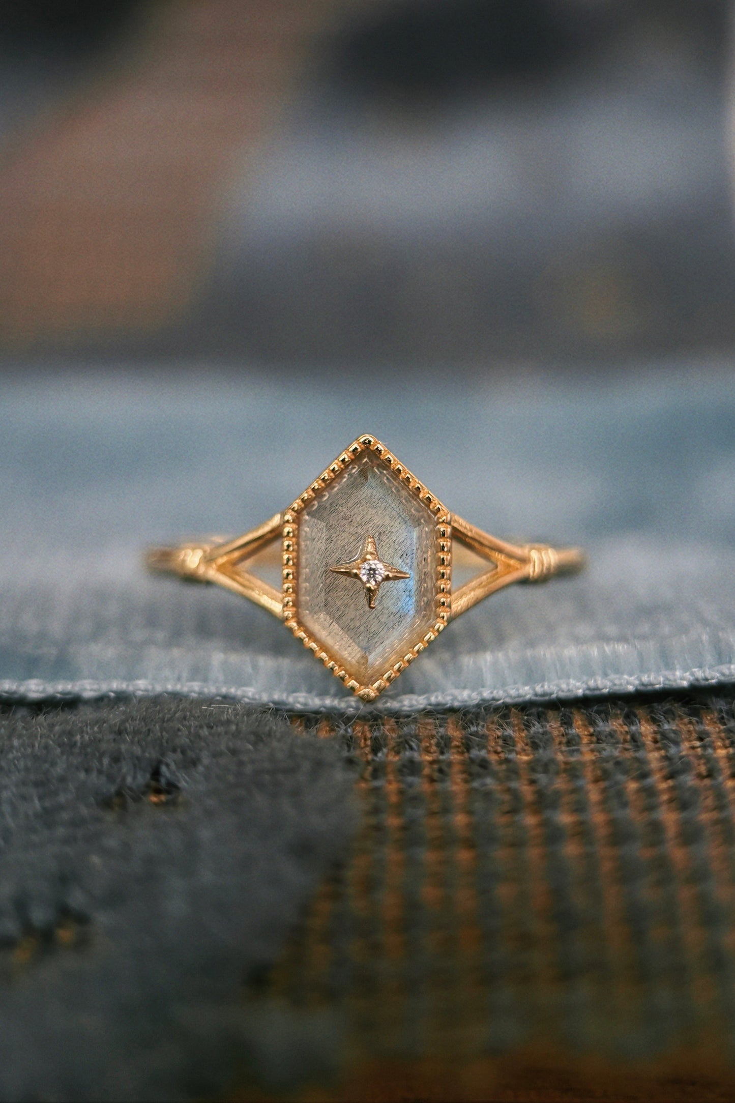 Rhombus Labradorite Starlight Ring