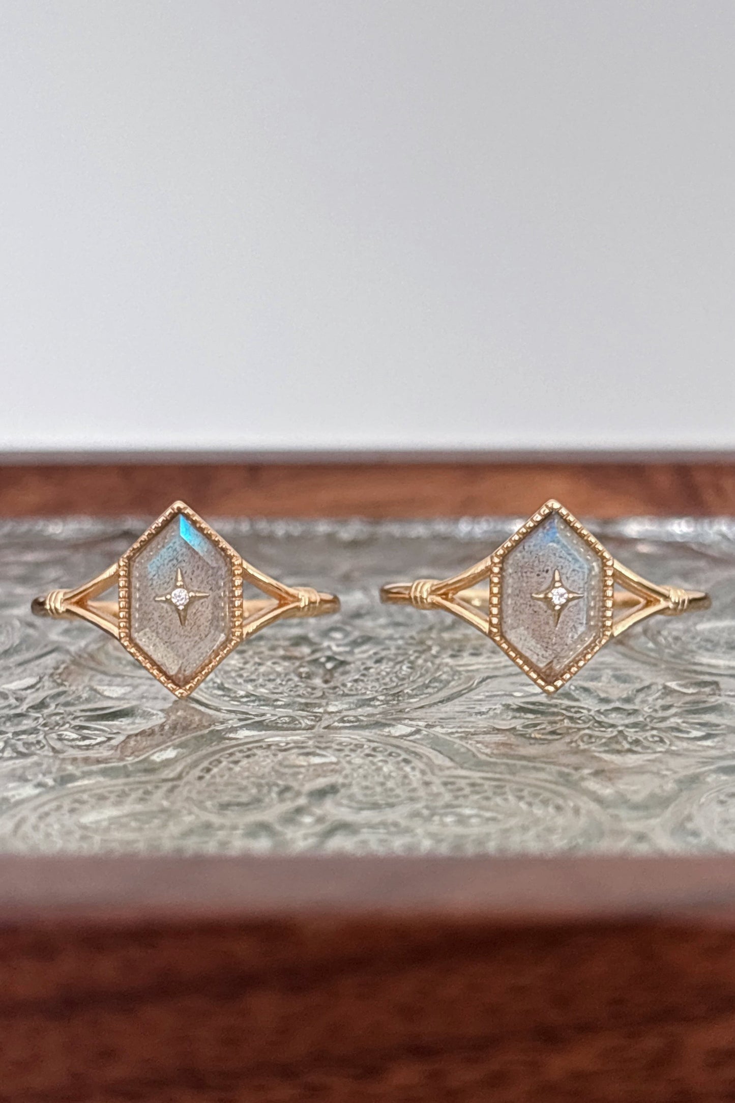 Rhombus Labradorite Starlight Ring